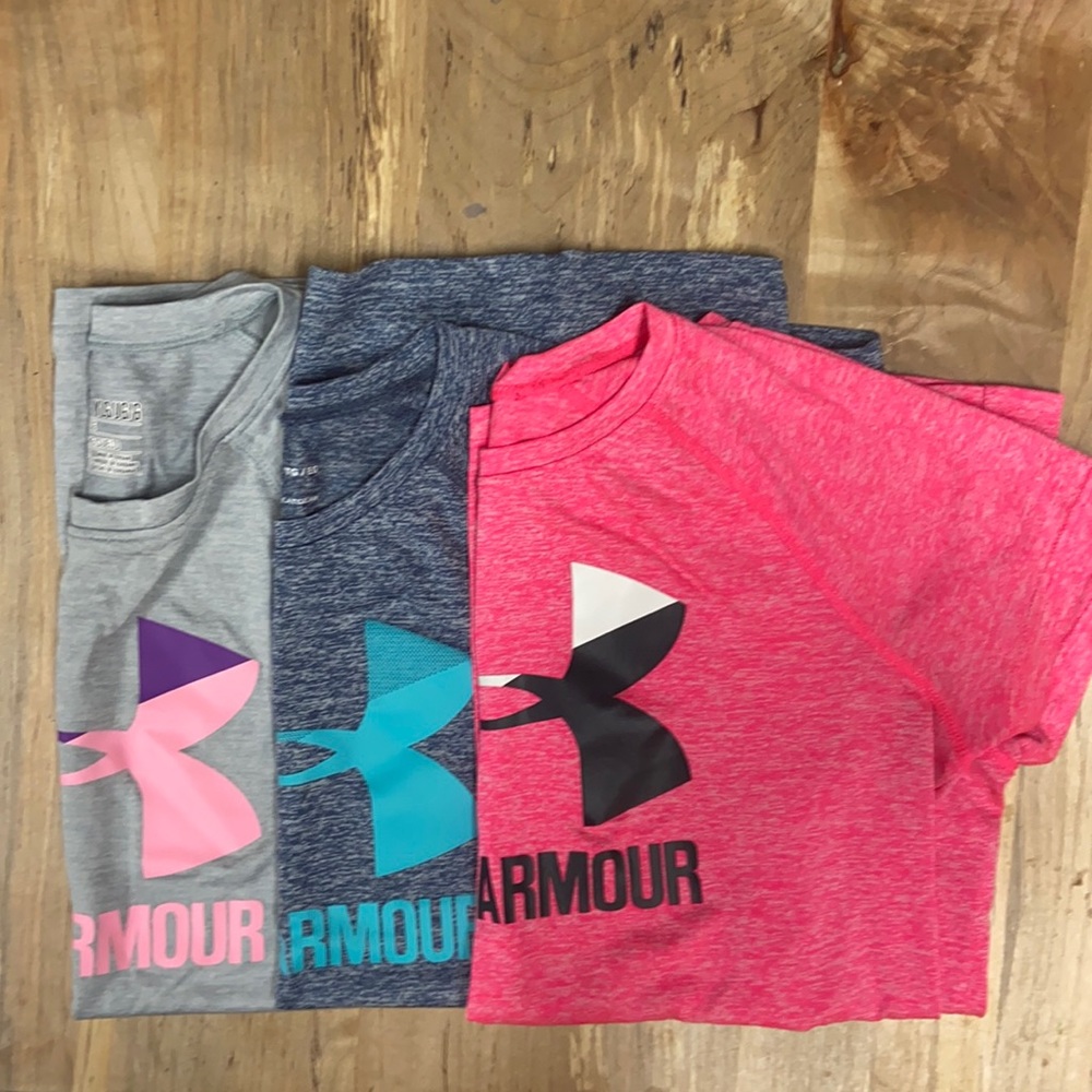 Girls UnderArmour lot.